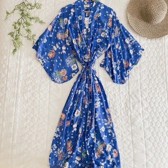 Isla Bay Enchanted Kimono - Picture 2 of 5